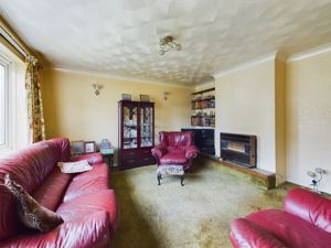 sitting room otherway- click for photo gallery